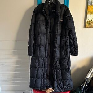 The North Face 700 Women's Black down Puffer long Jacket